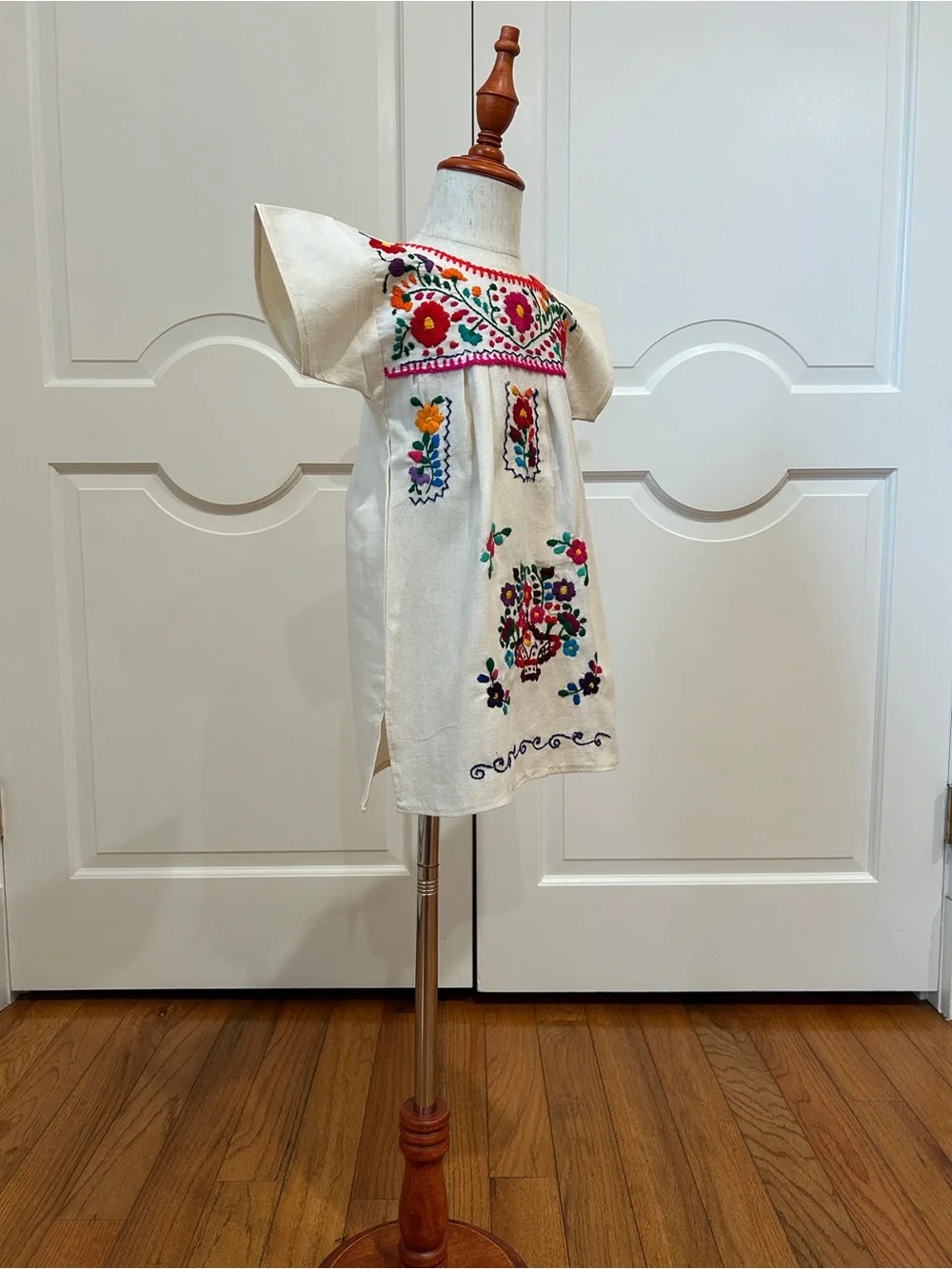 Tehuacan Girls Mexican Dress hand embroidery.